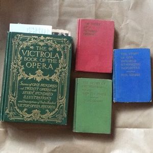 Bundle of antique & vintage books!